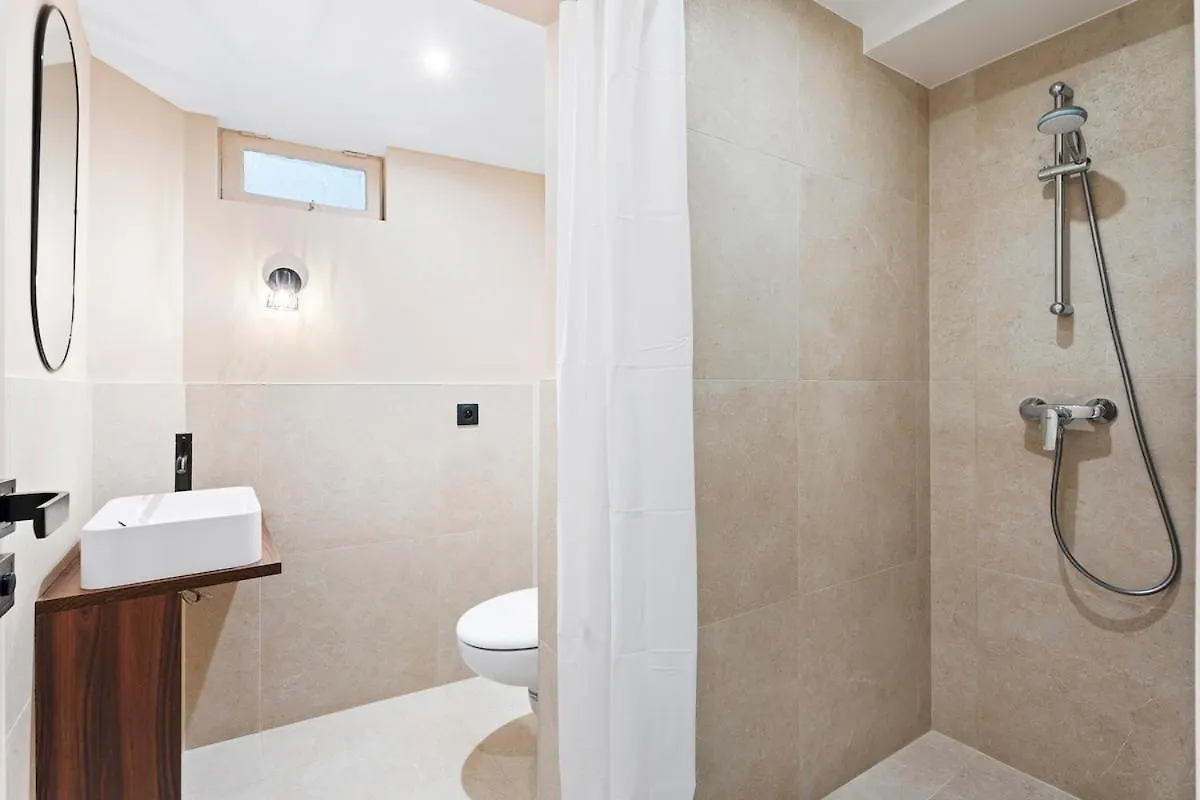 Prázdninový dům Loft Spacieux Pour 10 Personnes Avec Terrasse Nice
